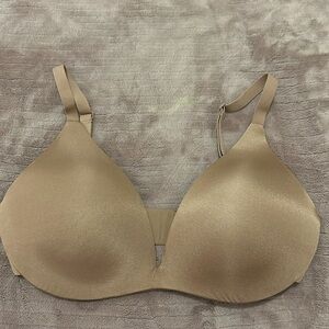 Skims nude bra
